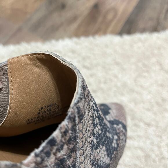 Lucky Brand Size 8.5 M Snake Print Point Toe Suede Leather Tabea Ankle Booties - Picture 7 of 7